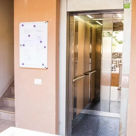 2 Bdr In Mar Pm120 Pool Parking Apartment *