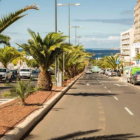 2 Bdr In Mar Pm120 Pool Parking